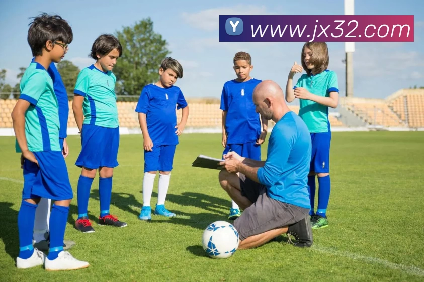 欧冠主题曲MP3下载热度上升 球迷赛前回放需求带动搜索量增长